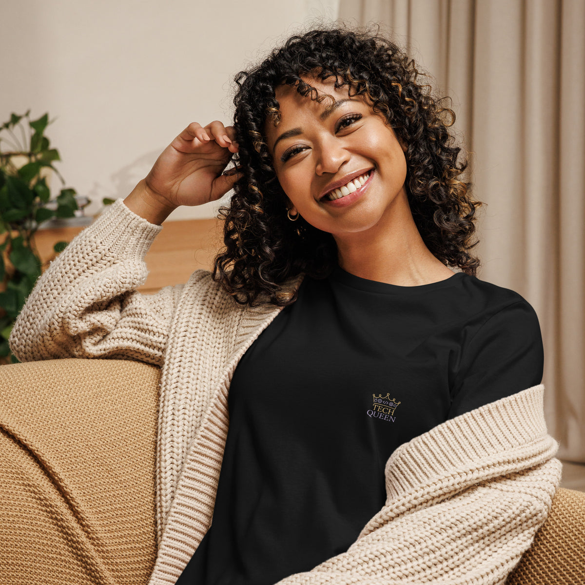 Tech Queen - Women's Relaxed T-Shirt
