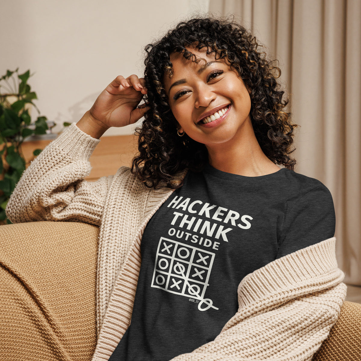 Hacker Think Outside - Women's Relaxed T-Shirt